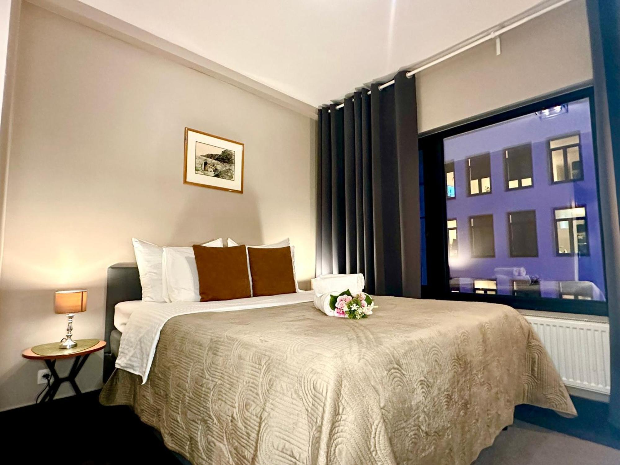 Luxury Suites Diamond By Rikas Hotels Антверпен Екстериор снимка